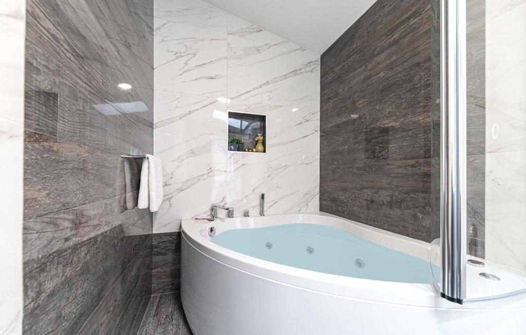 Premium Apartment With Jacuzzi Trogir Extérieur photo